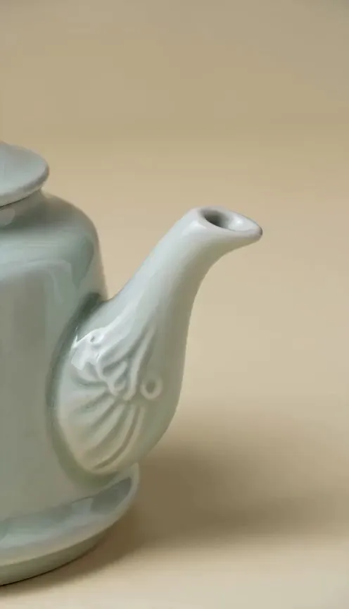 Porcelain Kettle Lid Clink